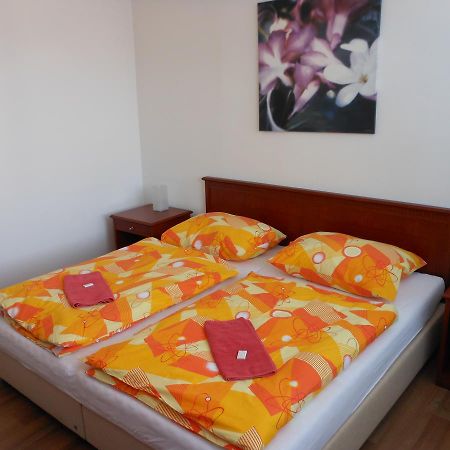 Koleje Ujep Hostel Ústí nad Labem Buitenkant foto