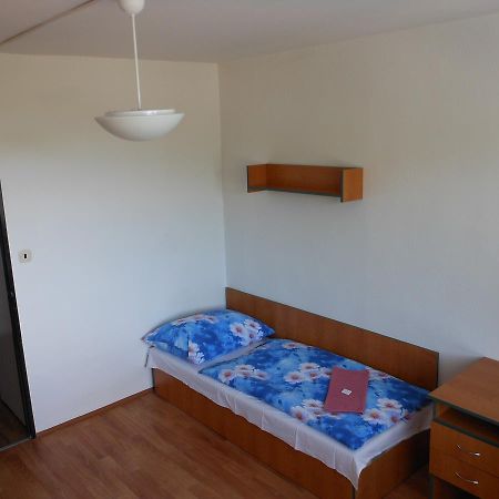 Koleje Ujep Hostel Ústí nad Labem Buitenkant foto